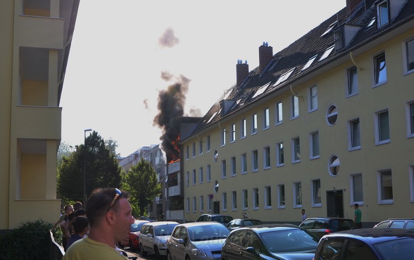 Feuer 2 Koeln Hoehenberg Muenchnerstr P007.JPG